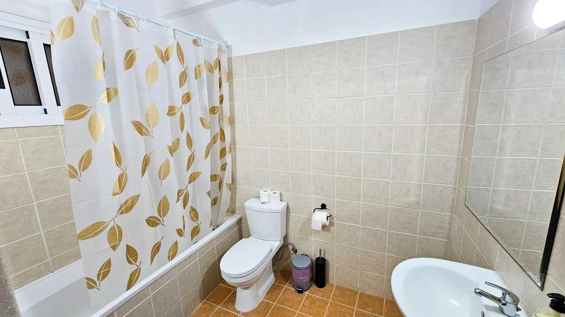 Apartman Sky Way City Apartment, 150M From Chabad Lubavitch Lárnaka